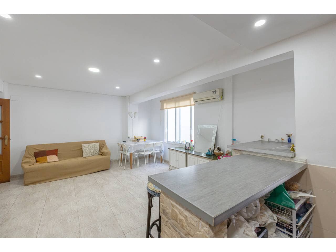 3 bedroom Flat for sale in Mislata - € 220,000 (Ref: 9539697)