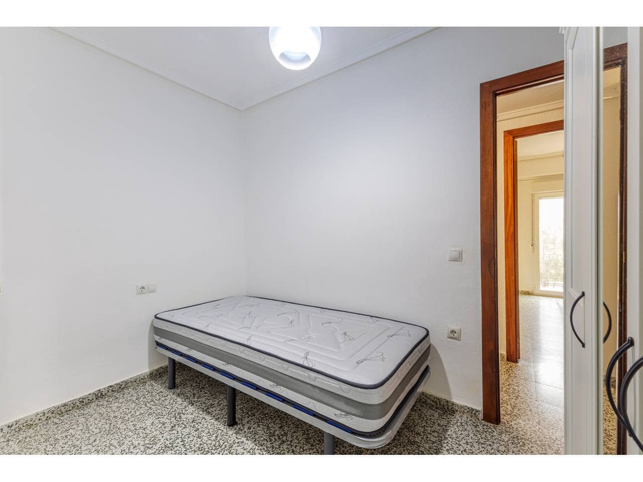 4 soveværelse Lejlighed til salg i Valencia by - € 280.000 (Ref: 9567928)
