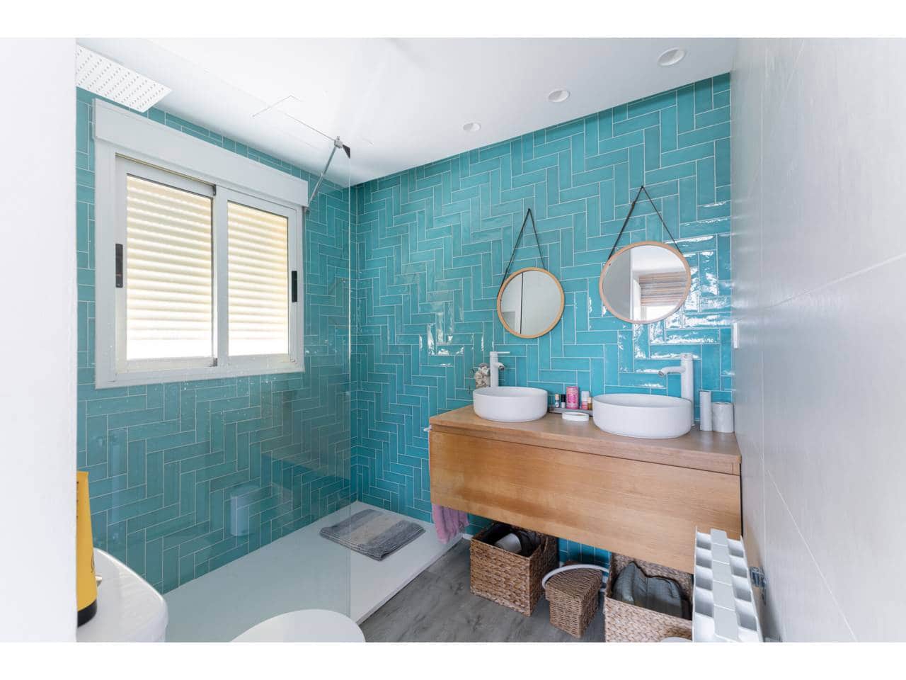 3 chambre Villa/Maison Semi-Mitoyenne à vendre à Rocafort avec piscine garage - 775 000 € (Ref: 9618511)