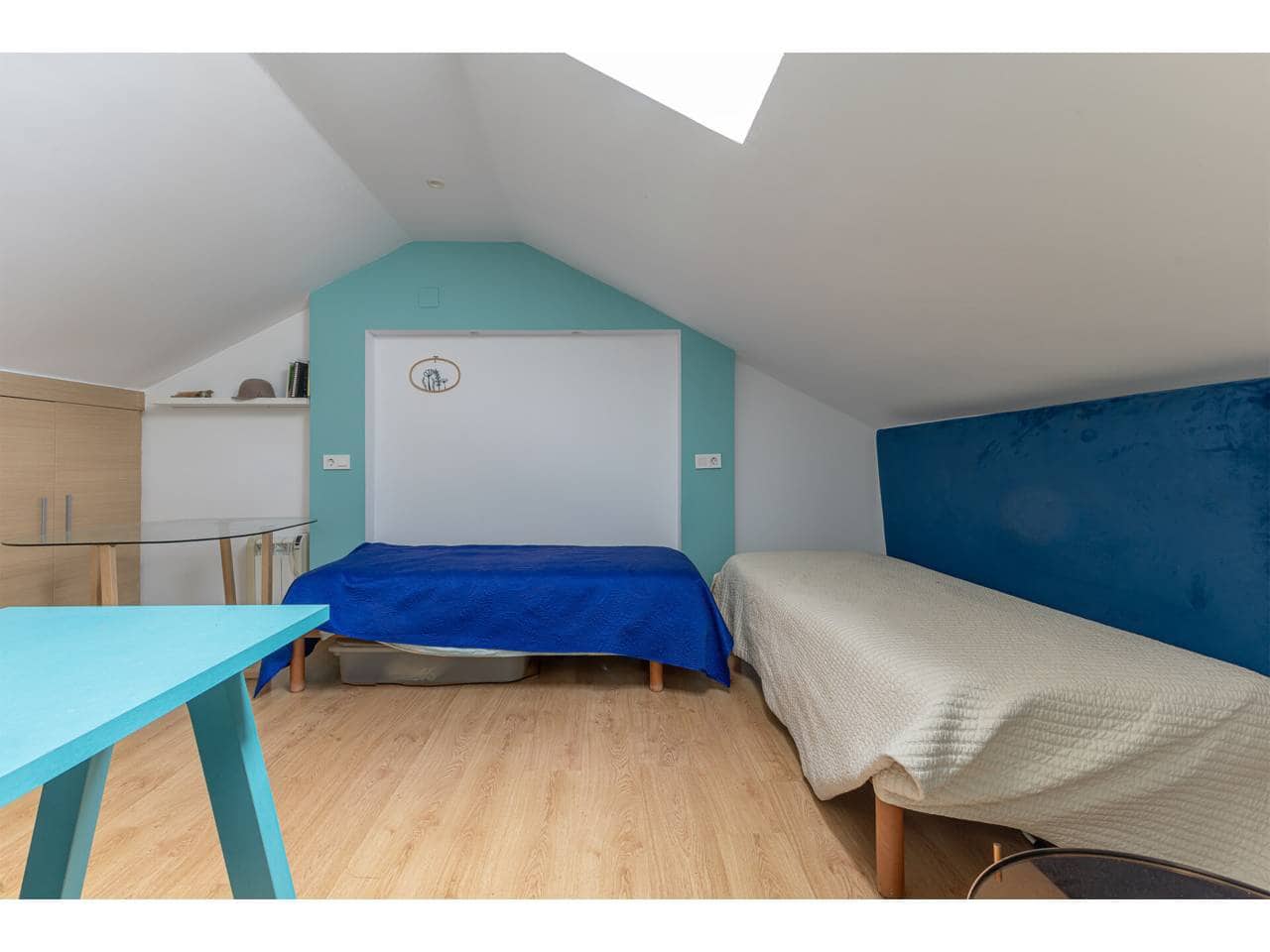 3 chambre Villa/Maison Semi-Mitoyenne à vendre à Rocafort avec piscine garage - 775 000 € (Ref: 9618511)