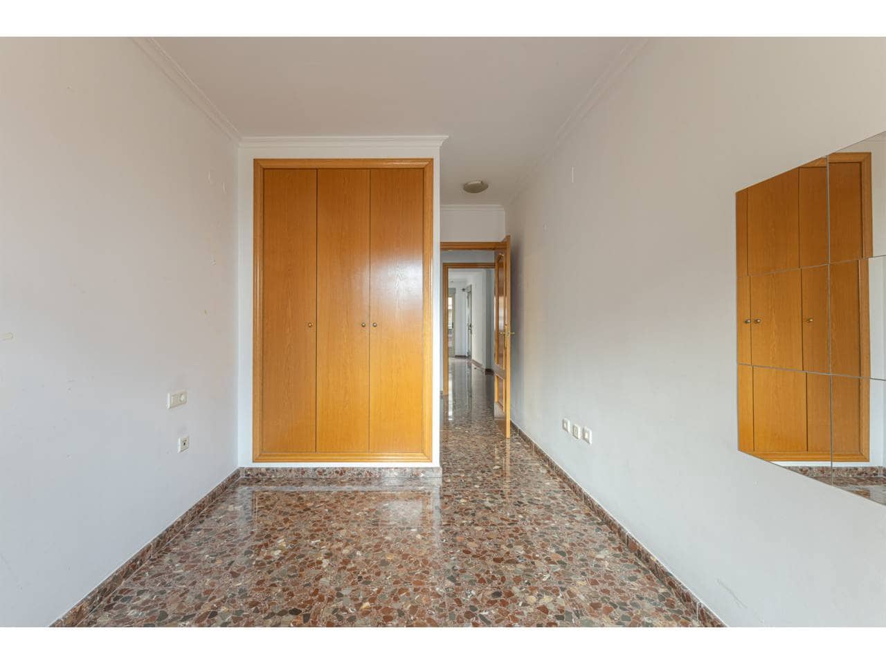 2 slaapkamer Flat te koop in Valencia stad met garage - € 425.000 (Ref: 9618512)