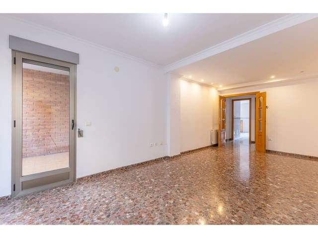 2 bedroom Flat for sale in Valencia city with garage - € 425,000 (Ref: 9618512)