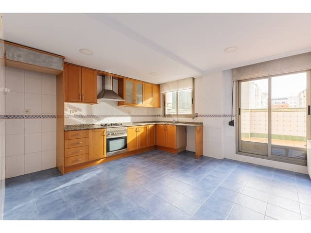 2 bedroom Flat for sale in Valencia city with garage - € 425,000 (Ref: 9618512)