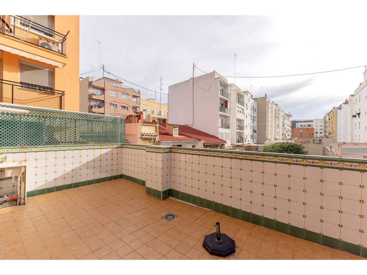 2 slaapkamer Flat te koop in Valencia stad met garage - € 425.000 (Ref: 9618512)