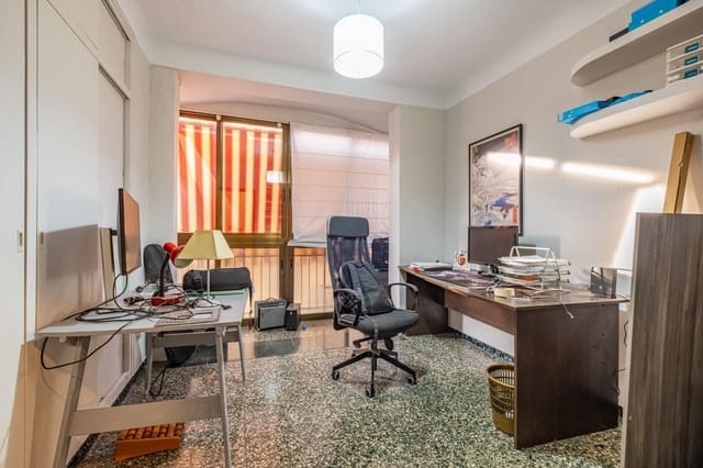 4 camera da letto Appartamento in vendita in Alicante città con garage - 220.000 € (Rif: 9583347)