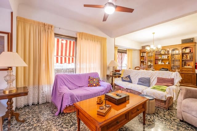 4 camera da letto Appartamento in vendita in Alicante città con garage - 220.000 € (Rif: 9583347)