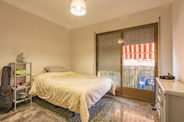 4 camera da letto Appartamento in vendita in Alicante città con garage - 220.000 € (Rif: 9583347)