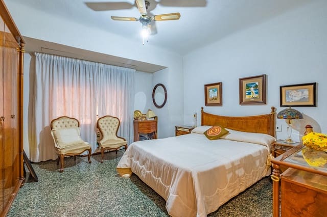 4 camera da letto Appartamento in vendita in Alicante città con garage - 220.000 € (Rif: 9583347)