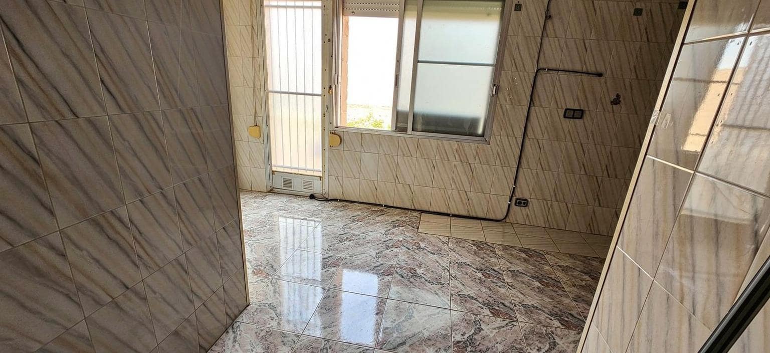 3 makuuhuone Asunto myytävänä paikassa Alicante kaupunki - 143 000 € (Ref: 9583354)