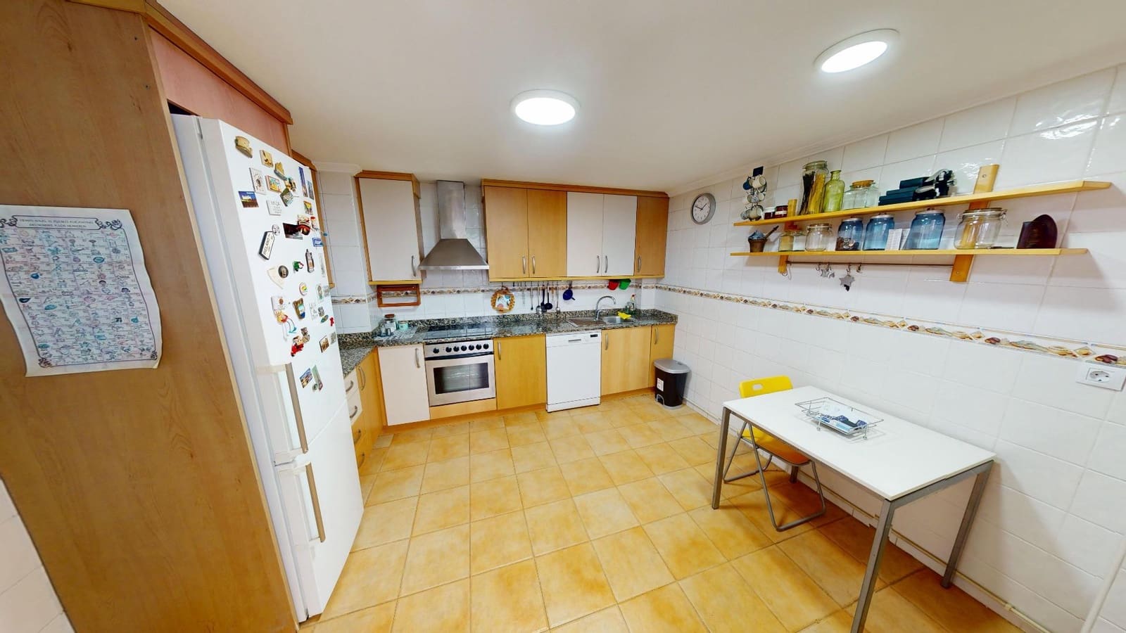 3 soveværelse Rækkehus til leje i Alicante by med swimmingpool garage - € 1.950 (Ref: 9583356)