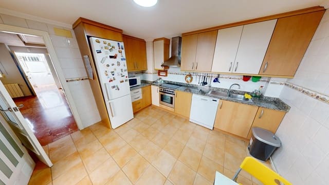 3 soveværelse Rækkehus til leje i Alicante by med swimmingpool garage - € 1.950 (Ref: 9583356)