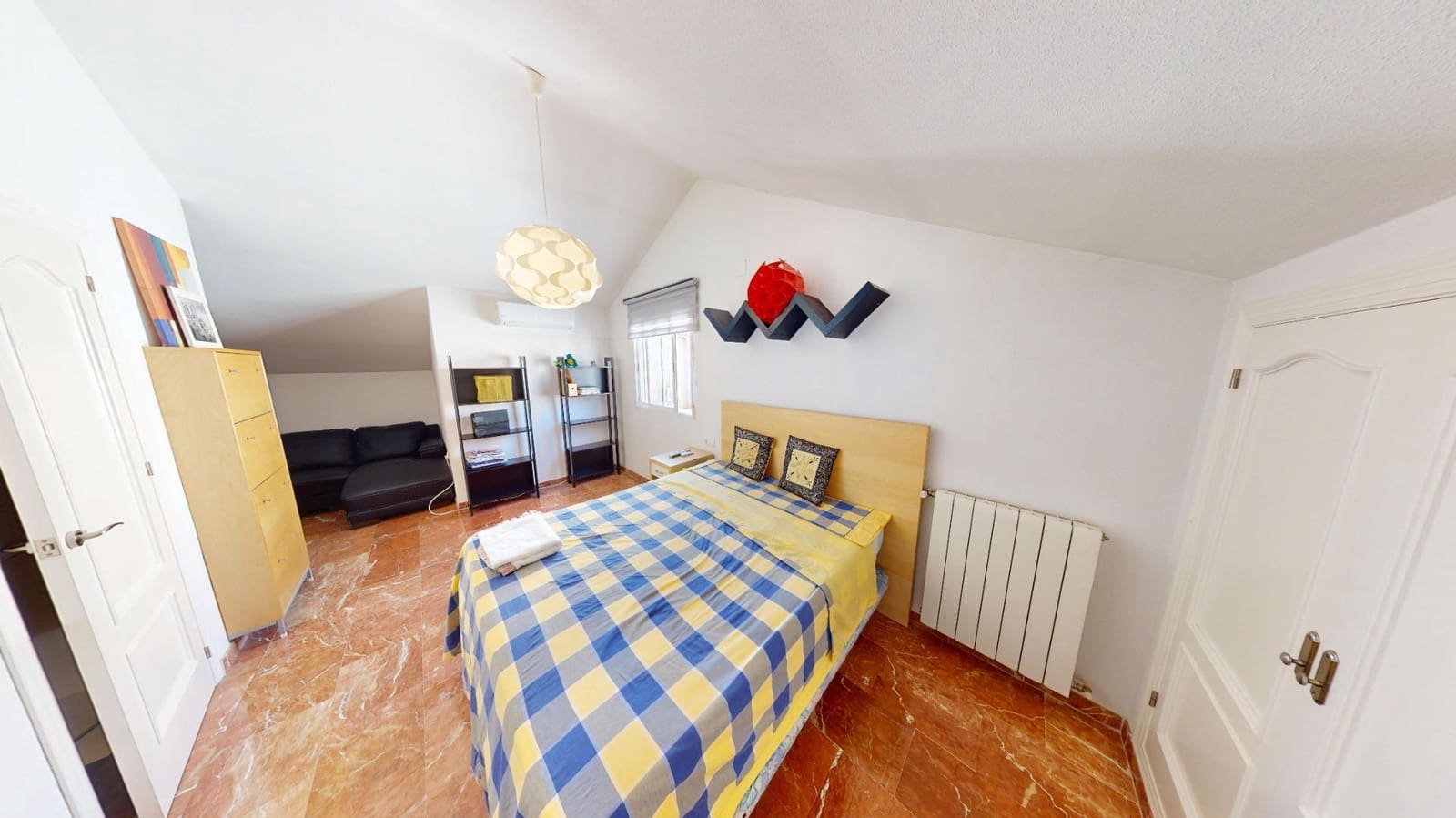 3 soveværelse Rækkehus til leje i Alicante by med swimmingpool garage - € 1.950 (Ref: 9583356)