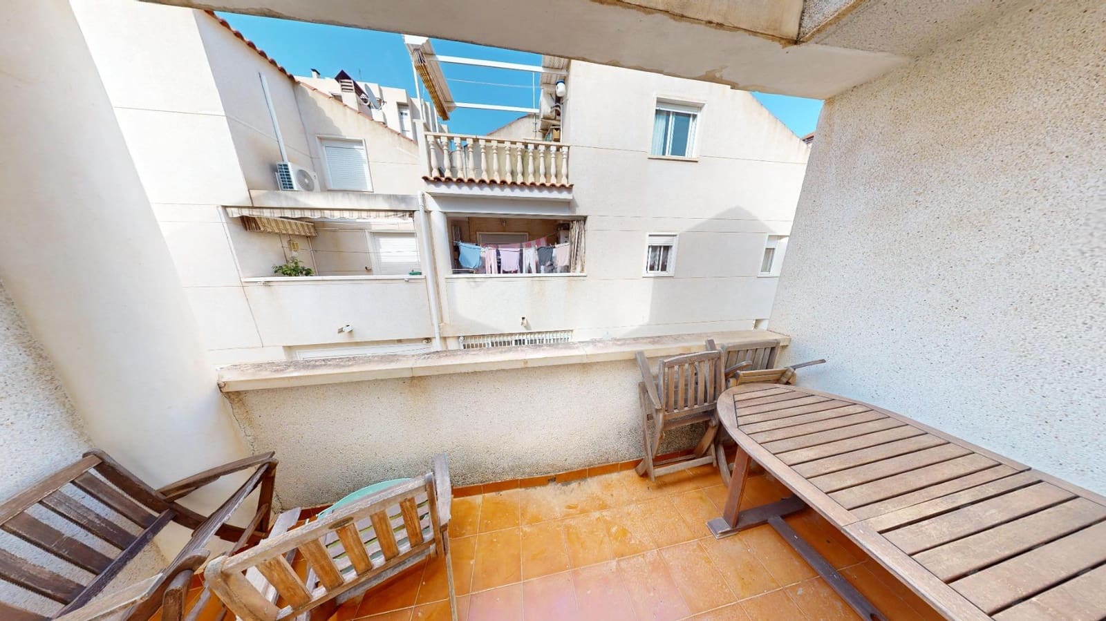 3 soveværelse Rækkehus til leje i Alicante by med swimmingpool garage - € 1.950 (Ref: 9583356)