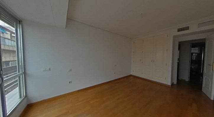 4 Zimmer Wohnung zu verkaufen in Alicante / Alacant Stadt - 475.000 € (Ref: 9583357)