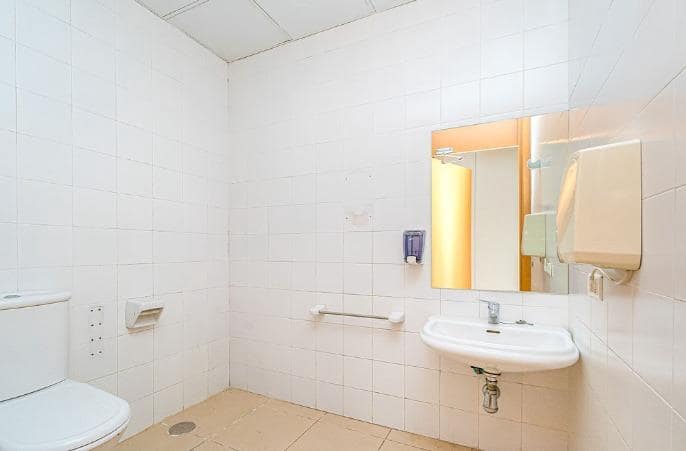 Kommersiell til salgs i Elda - € 338 000 (Ref: 9583360)