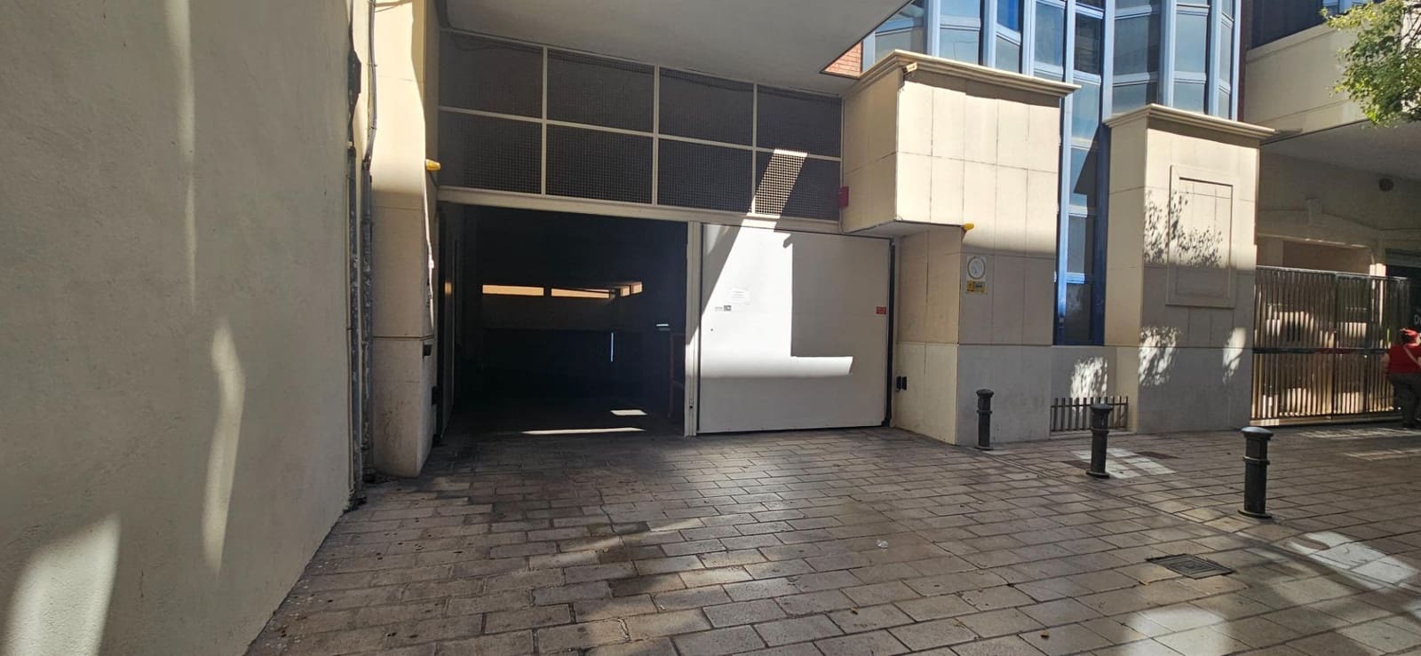 Garage for rent in Alicante / Alacant city - € 130 (Ref: 9583365)