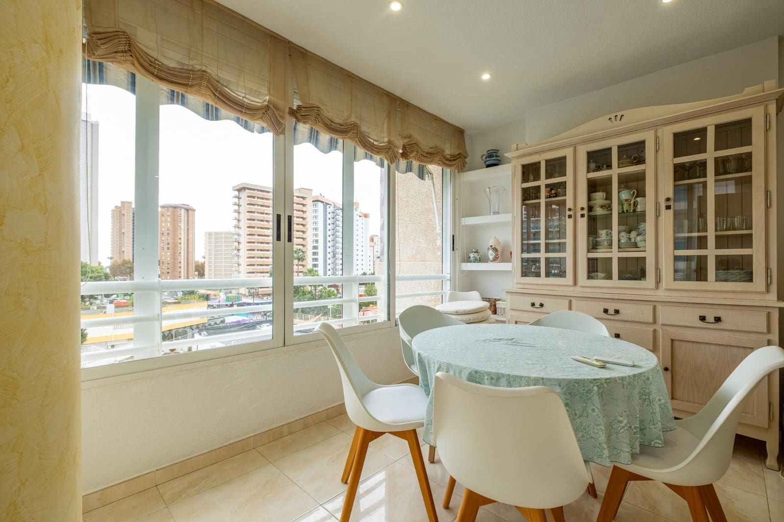 2 sovrum Lägenhet till salu i Benidorm med pool garage - 250 000 € (Ref: 9583367)