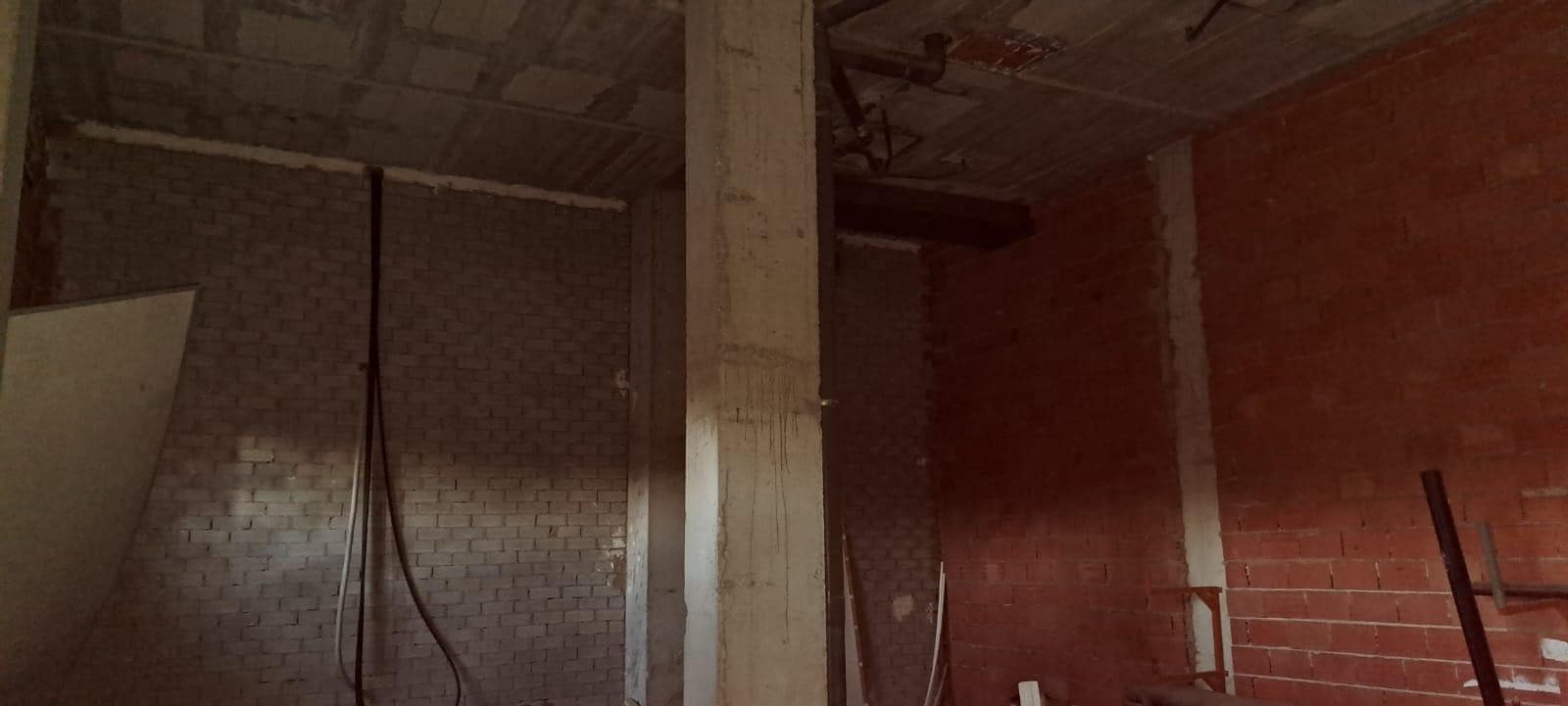 Komercyjne na sprzedaż w Miasto Alicante / Alacant - 73 000 € (Ref: 9583369)