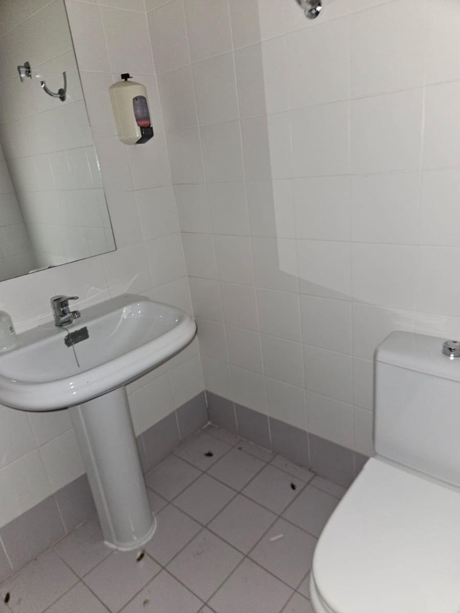 Local Commercial à vendre à Alicante ville - 240 000 € (Ref: 9583374)