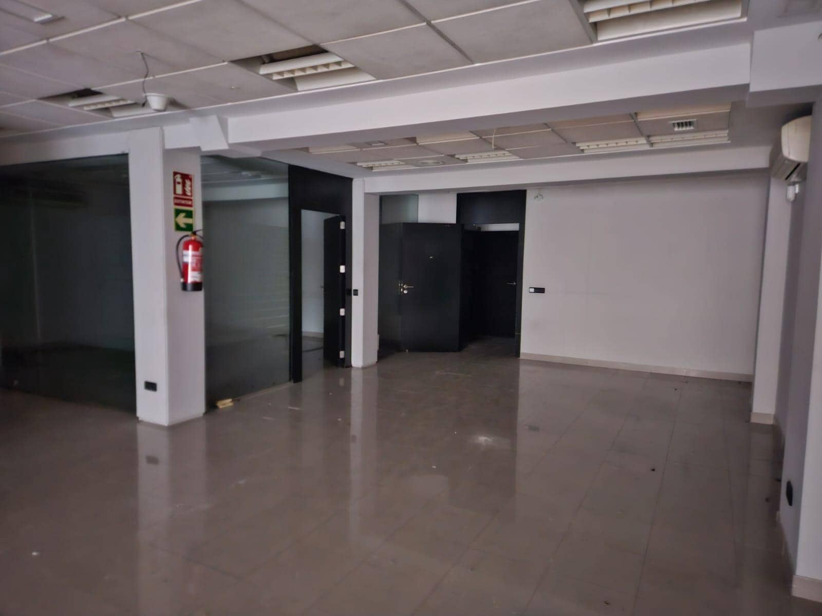 Local Commercial à vendre à Alicante ville - 240 000 € (Ref: 9583374)