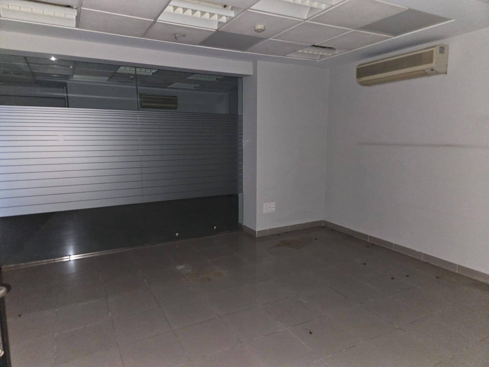 Local Commercial à vendre à Alicante ville - 240 000 € (Ref: 9583374)