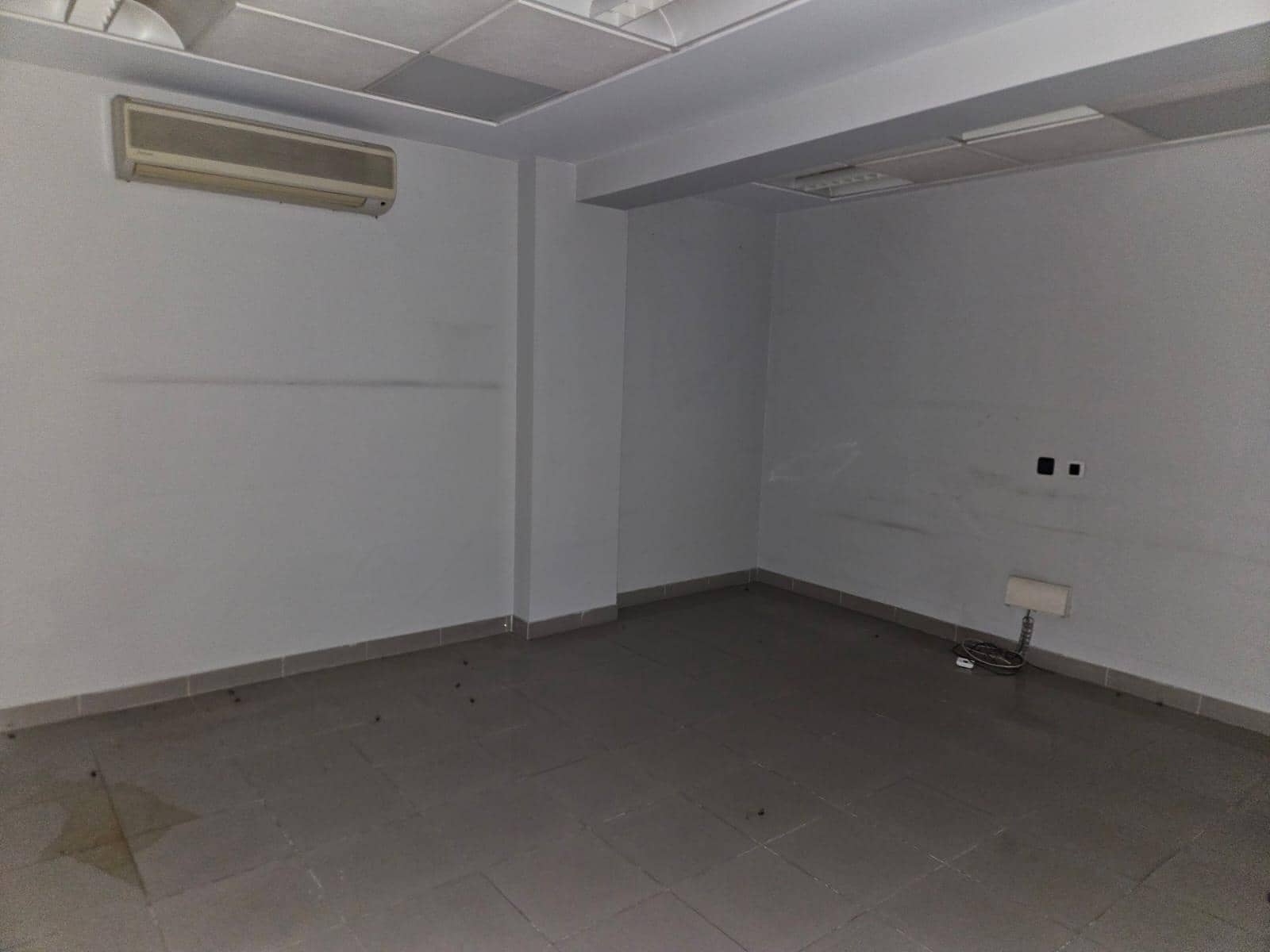 Local Commercial à vendre à Alicante ville - 240 000 € (Ref: 9583374)