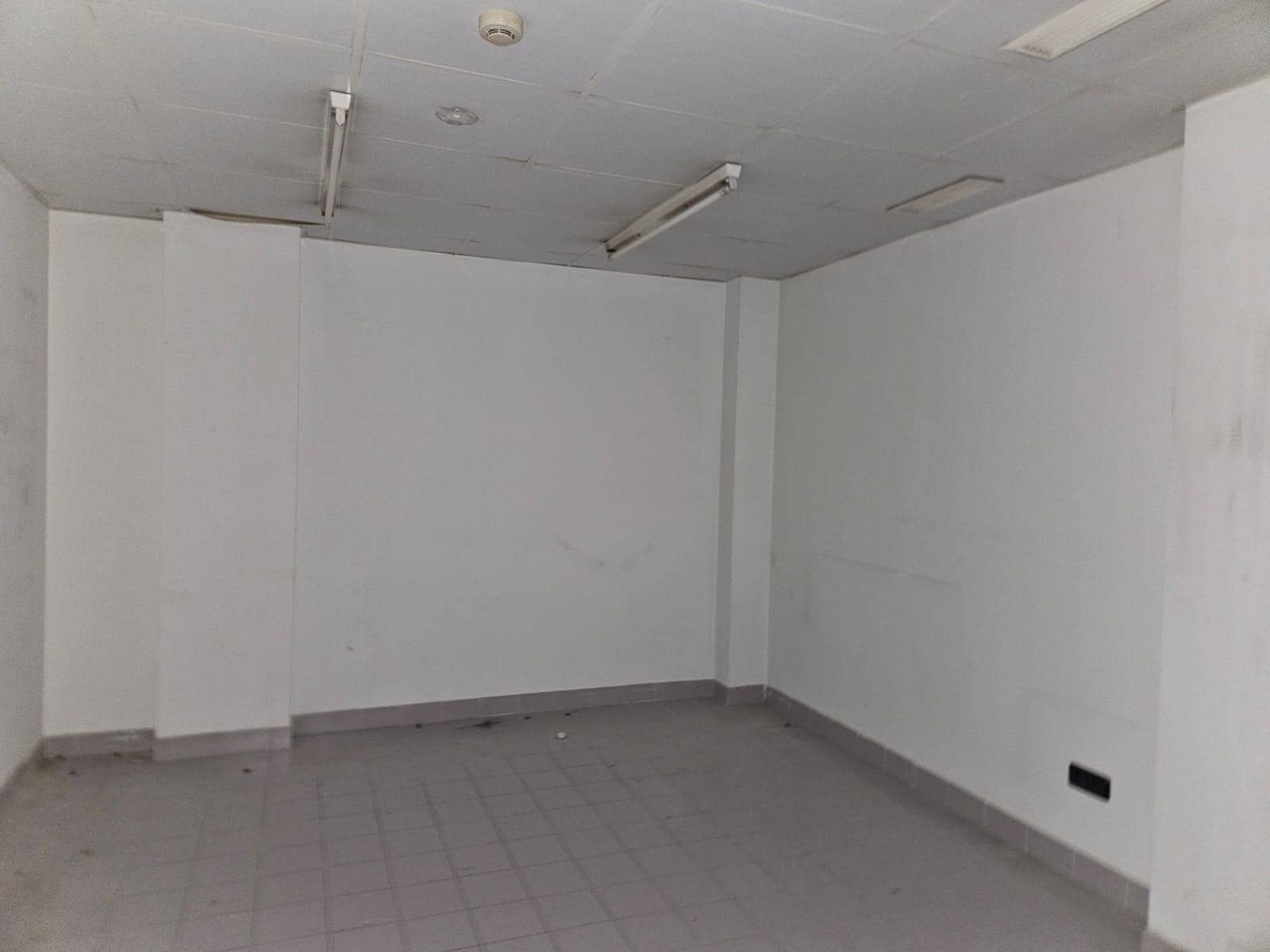 Local Commercial à vendre à Alicante ville - 240 000 € (Ref: 9583374)