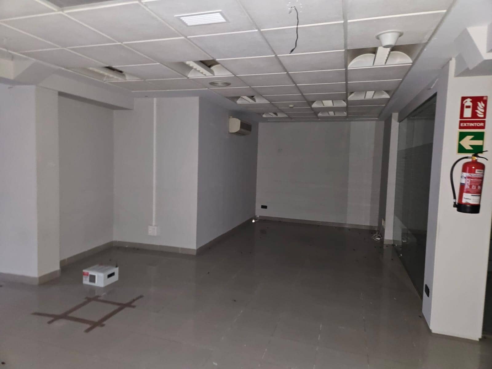 Local Commercial à vendre à Alicante ville - 240 000 € (Ref: 9583374)
