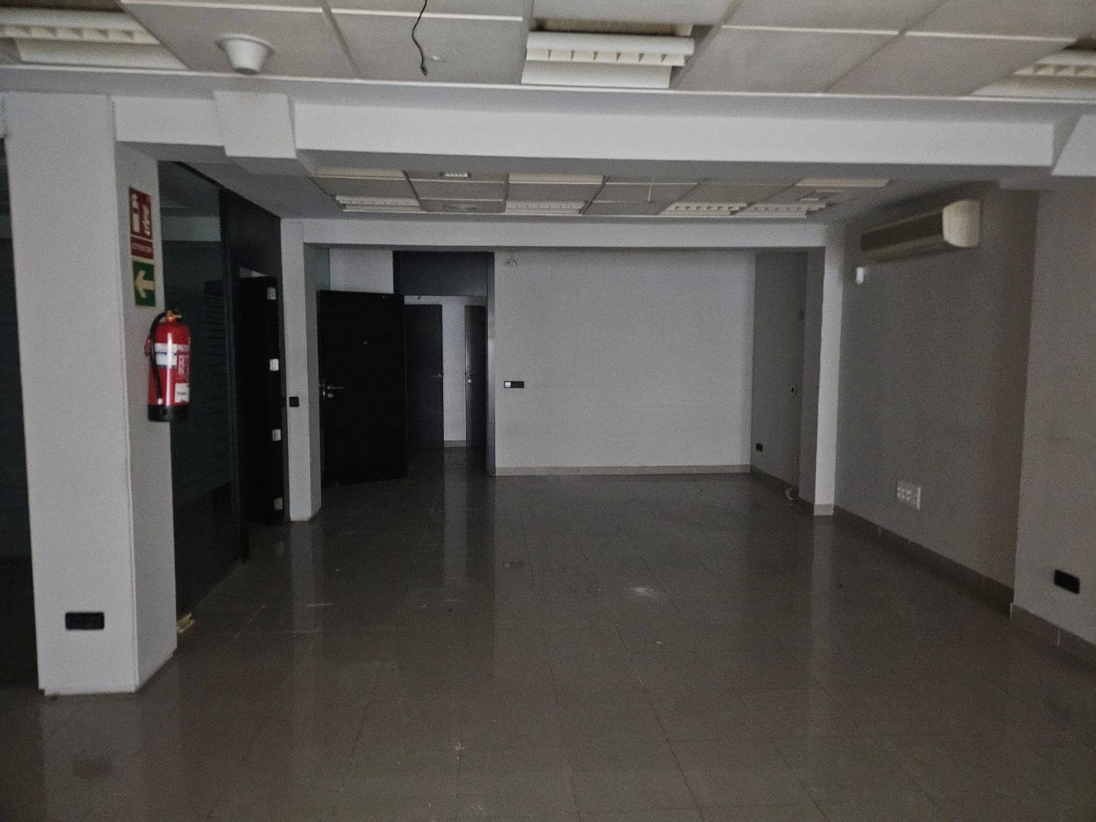 Local Commercial à vendre à Alicante ville - 240 000 € (Ref: 9583374)