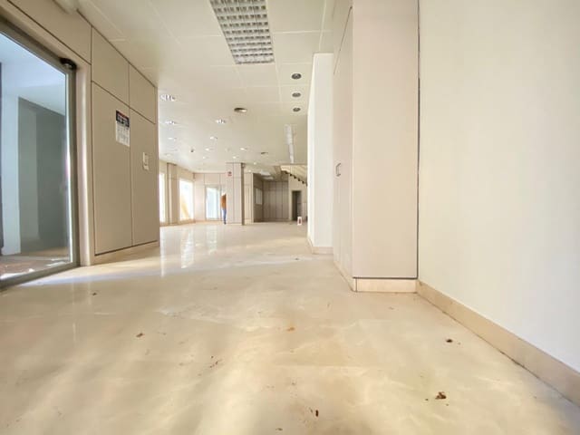 Comercial para venda em Alicante cidade - 372 600 € (Ref: 9583376)