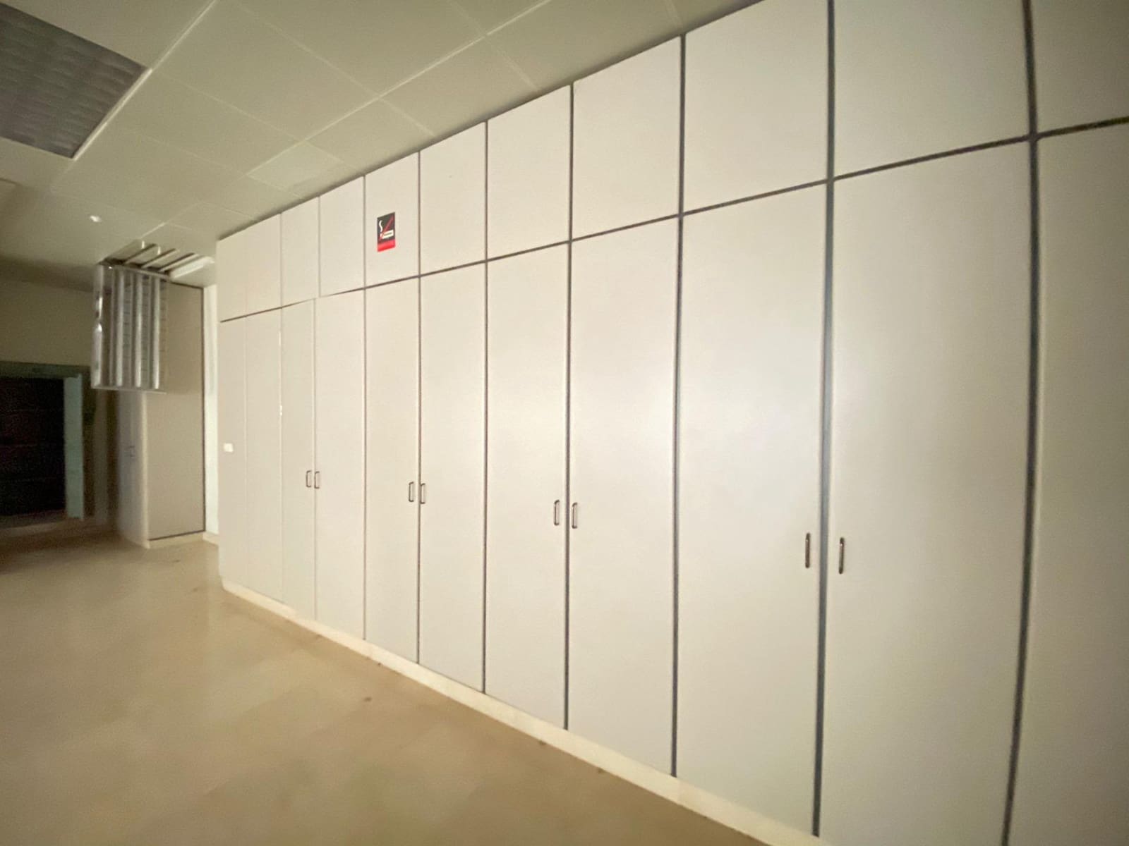 Comercial para venda em Alicante cidade - 372 600 € (Ref: 9583376)