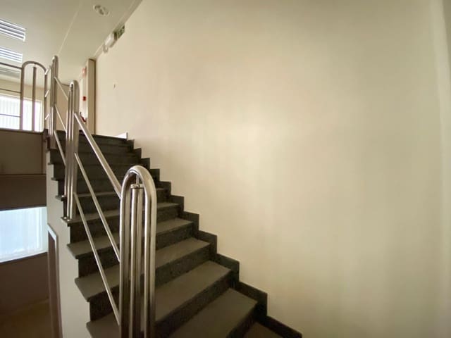 Comercial para venda em Alicante cidade - 372 600 € (Ref: 9583376)