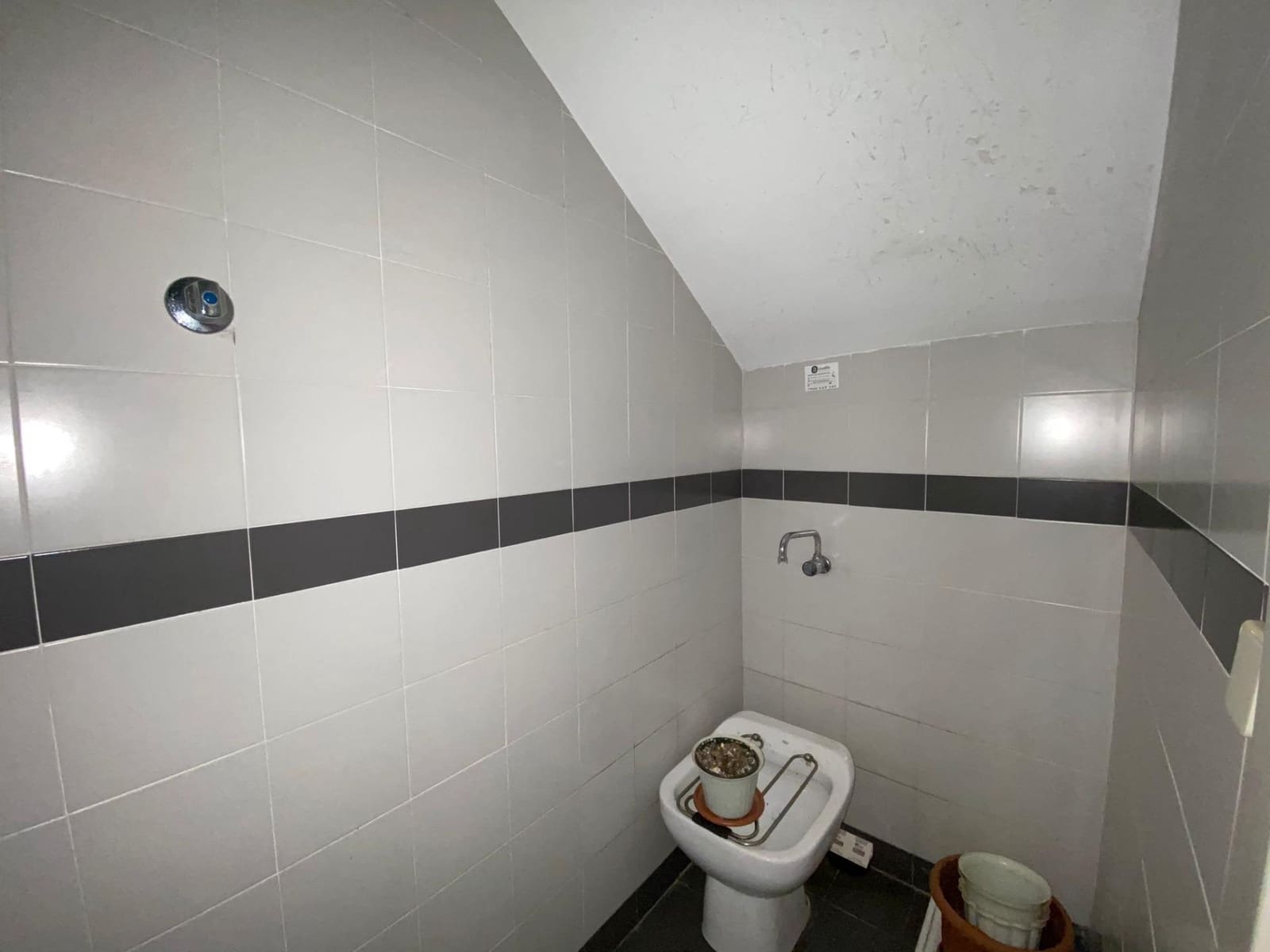 Comercial para venda em Alicante cidade - 372 600 € (Ref: 9583376)