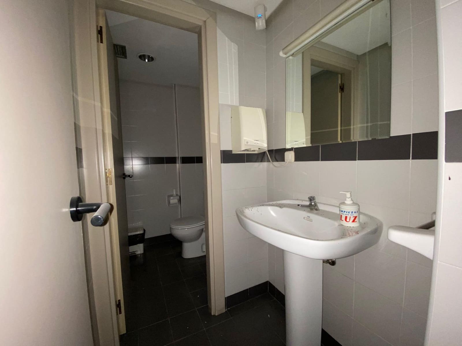 Comercial para venda em Alicante cidade - 372 600 € (Ref: 9583376)