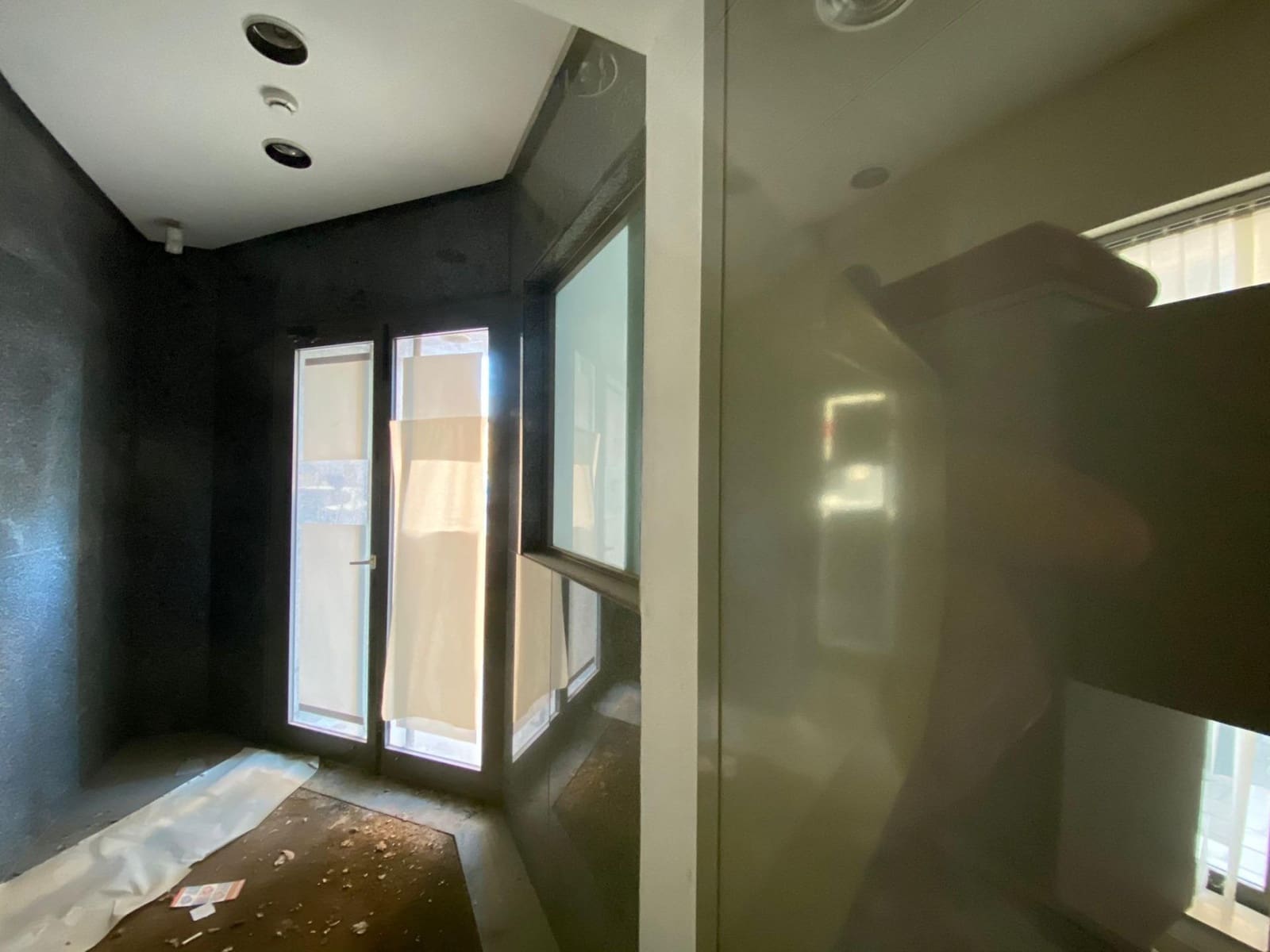 Comercial para venda em Alicante cidade - 372 600 € (Ref: 9583376)