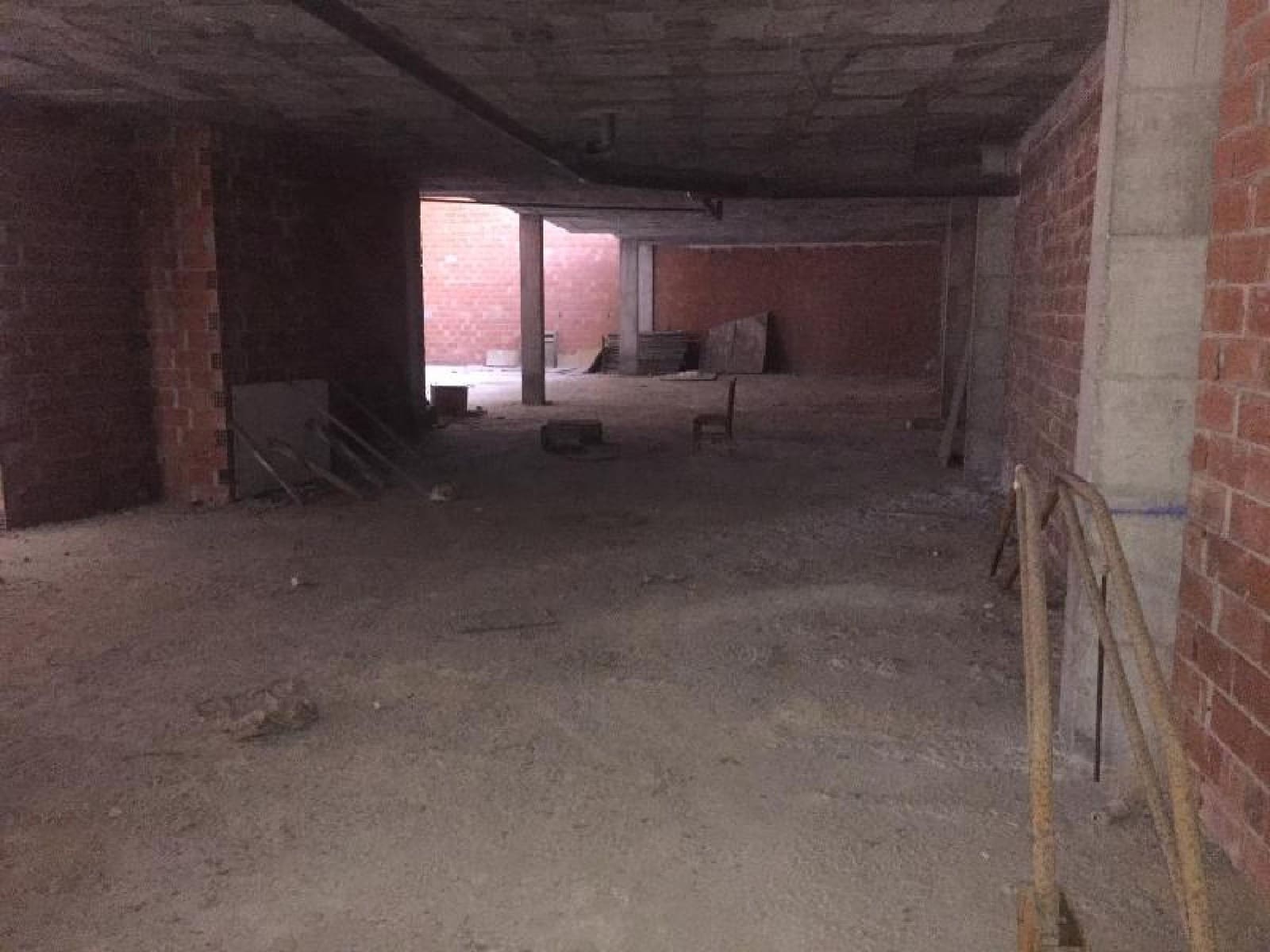 Kaupallinen myytävänä paikassa El Campello - 1 182 000 € (Ref: 9583379)