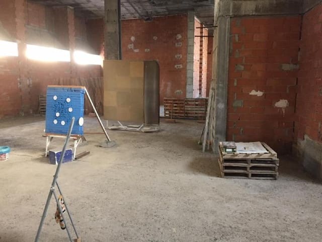 Kaupallinen myytävänä paikassa El Campello - 1 182 000 € (Ref: 9583379)