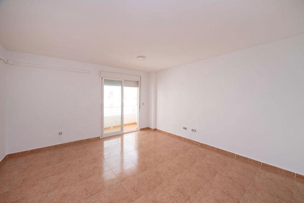 3 bedroom Flat for sale in San Vicente / Sant Vicent del Raspeig - € 195,000 (Ref: 9583380)