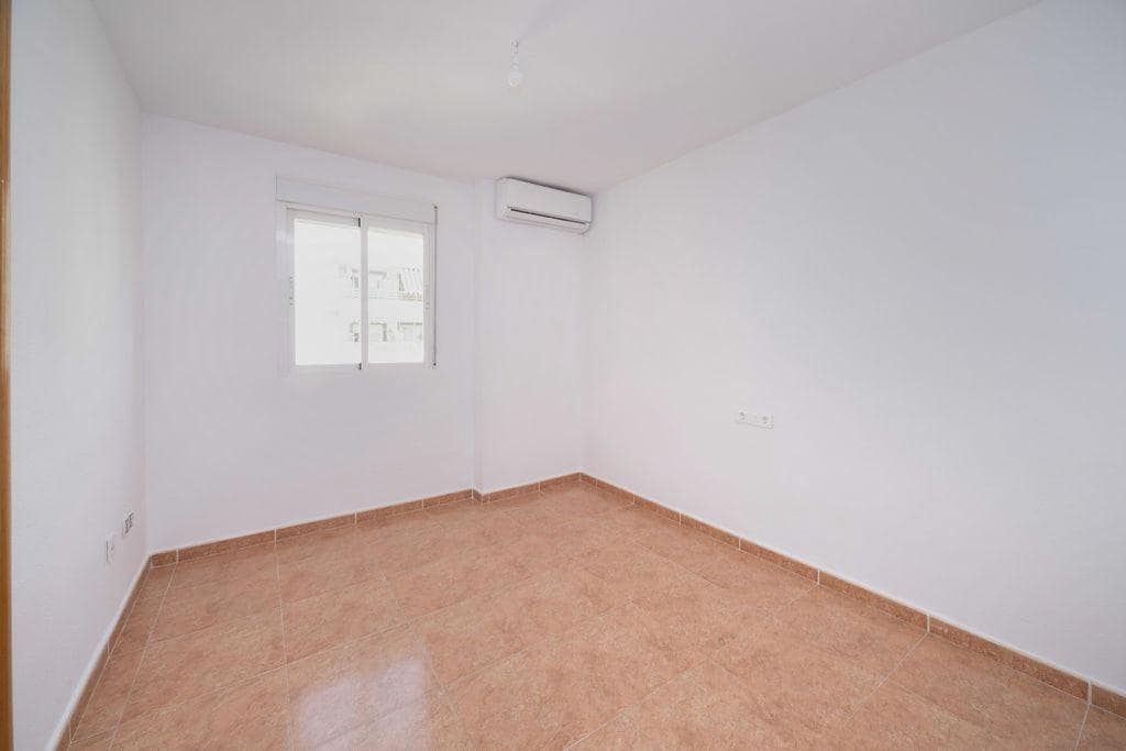 3 bedroom Flat for sale in San Vicente / Sant Vicent del Raspeig - € 195,000 (Ref: 9583380)