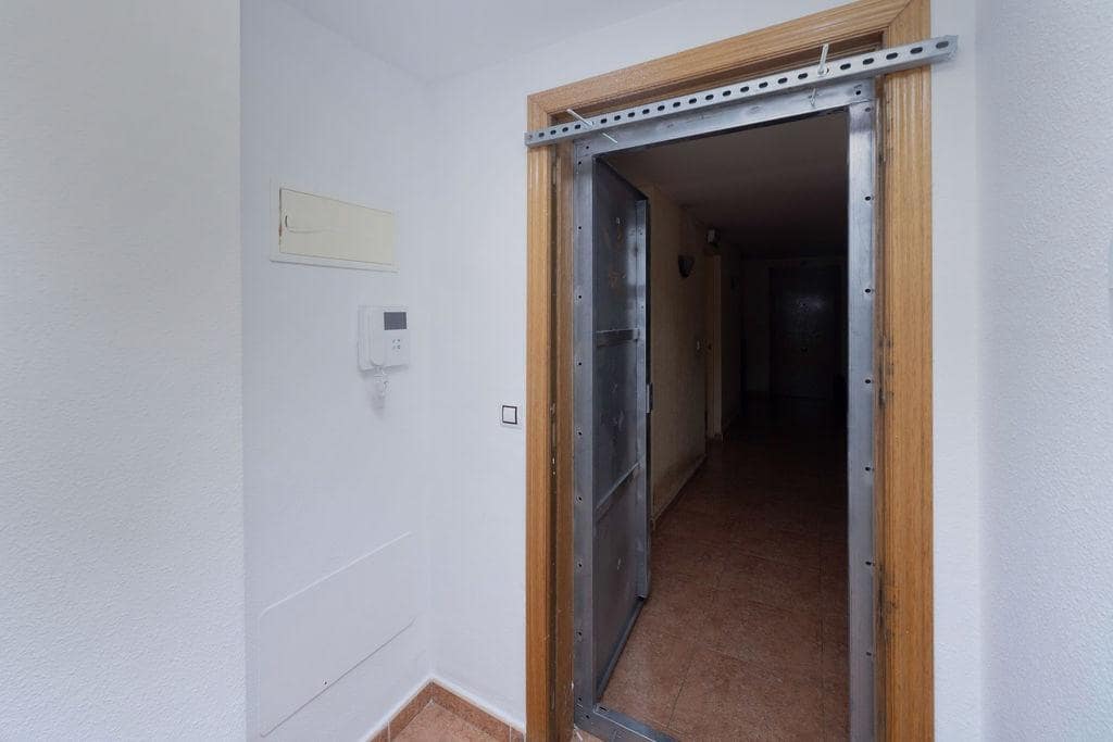3 bedroom Flat for sale in San Vicente / Sant Vicent del Raspeig - € 195,000 (Ref: 9583380)
