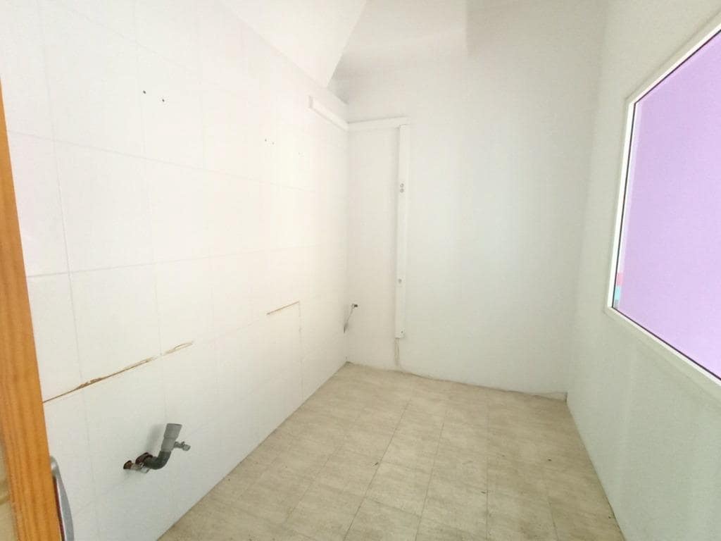 Local Commercial à vendre à Alicante ville - 132 000 € (Ref: 9583382)