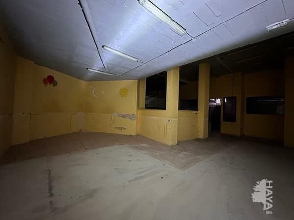 Kaupallinen myytävänä paikassa El Campello - 141 000 € (Ref: 9583411)