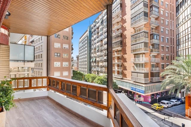 5 makuuhuone Asunto myytävänä paikassa Alicante kaupunki - 550 000 € (Ref: 9591256)