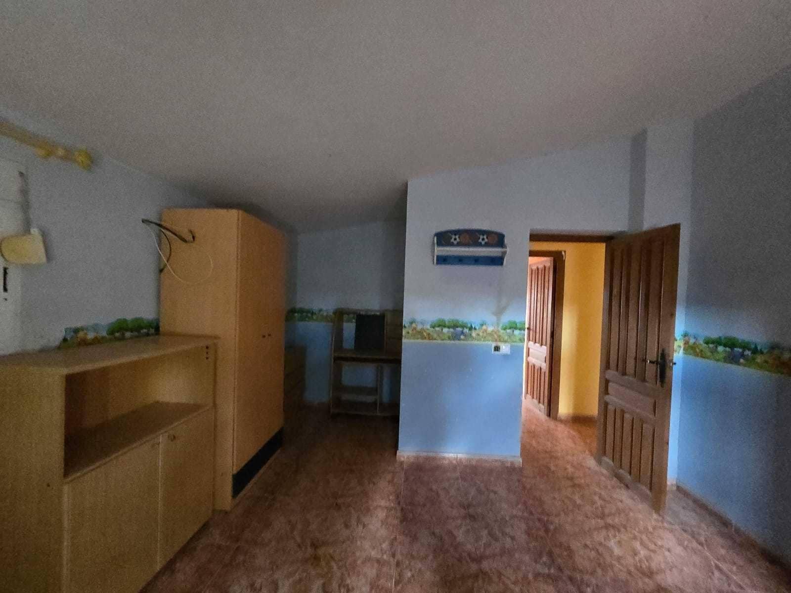 4 soveværelse Finca/Landehus til salg i Alicante by med swimmingpool - € 240.000 (Ref: 9651944)