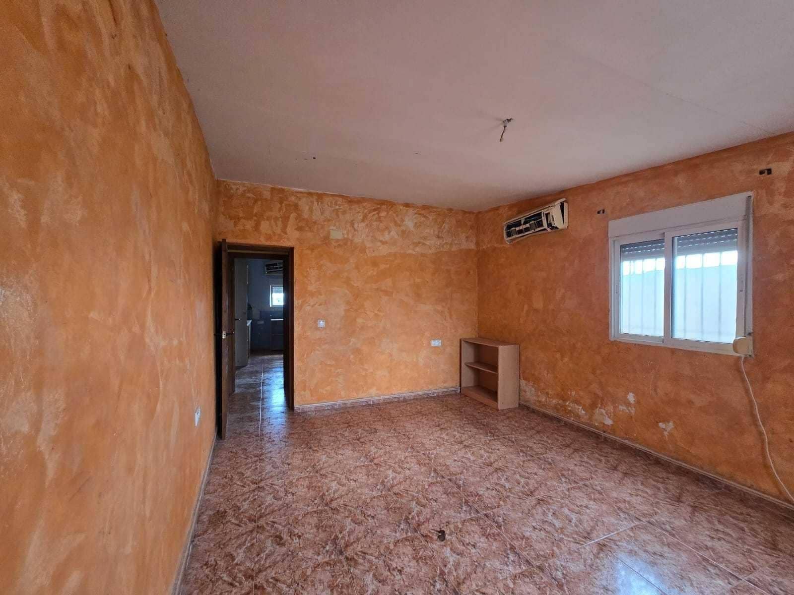 4 soveværelse Finca/Landehus til salg i Alicante by med swimmingpool - € 240.000 (Ref: 9651944)