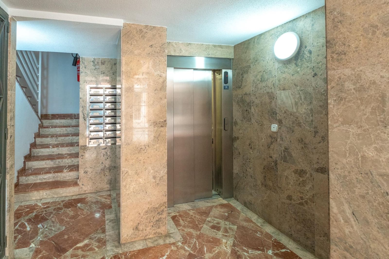 2 slaapkamer Flat te huur in Alicante stad - € 1.450 (Ref: 9656079)