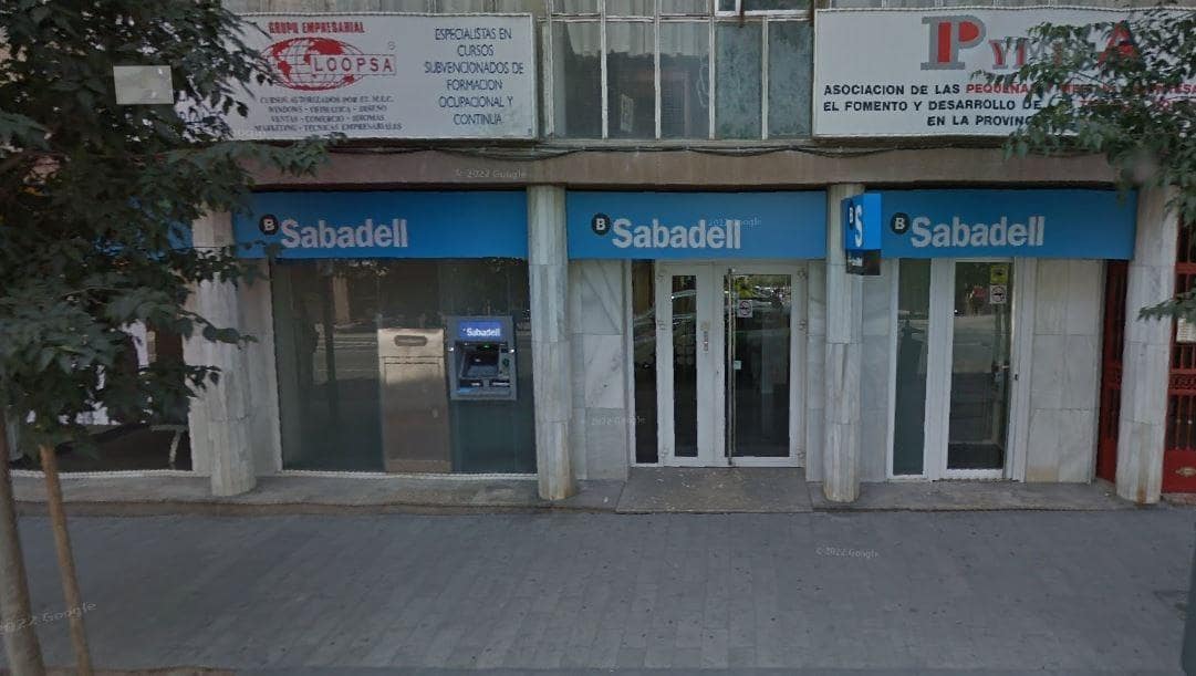 Erhverv til salg i Alicante by - € 205.000 (Ref: 9674197)