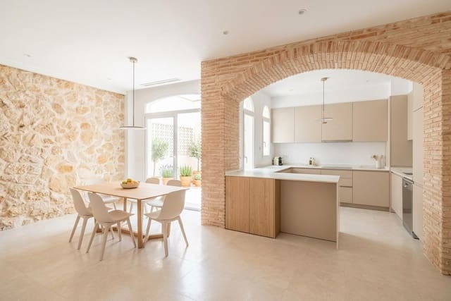 Hotel de 7 habitaciones en Orihuela en venta - 600.000 € (Ref: 9729325)