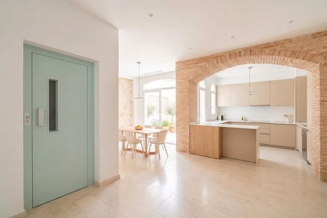 Hotel de 7 habitaciones en Orihuela en venta - 600.000 € (Ref: 9729325)