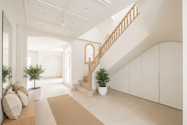 Hotel de 7 habitaciones en Orihuela en venta - 600.000 € (Ref: 9729325)